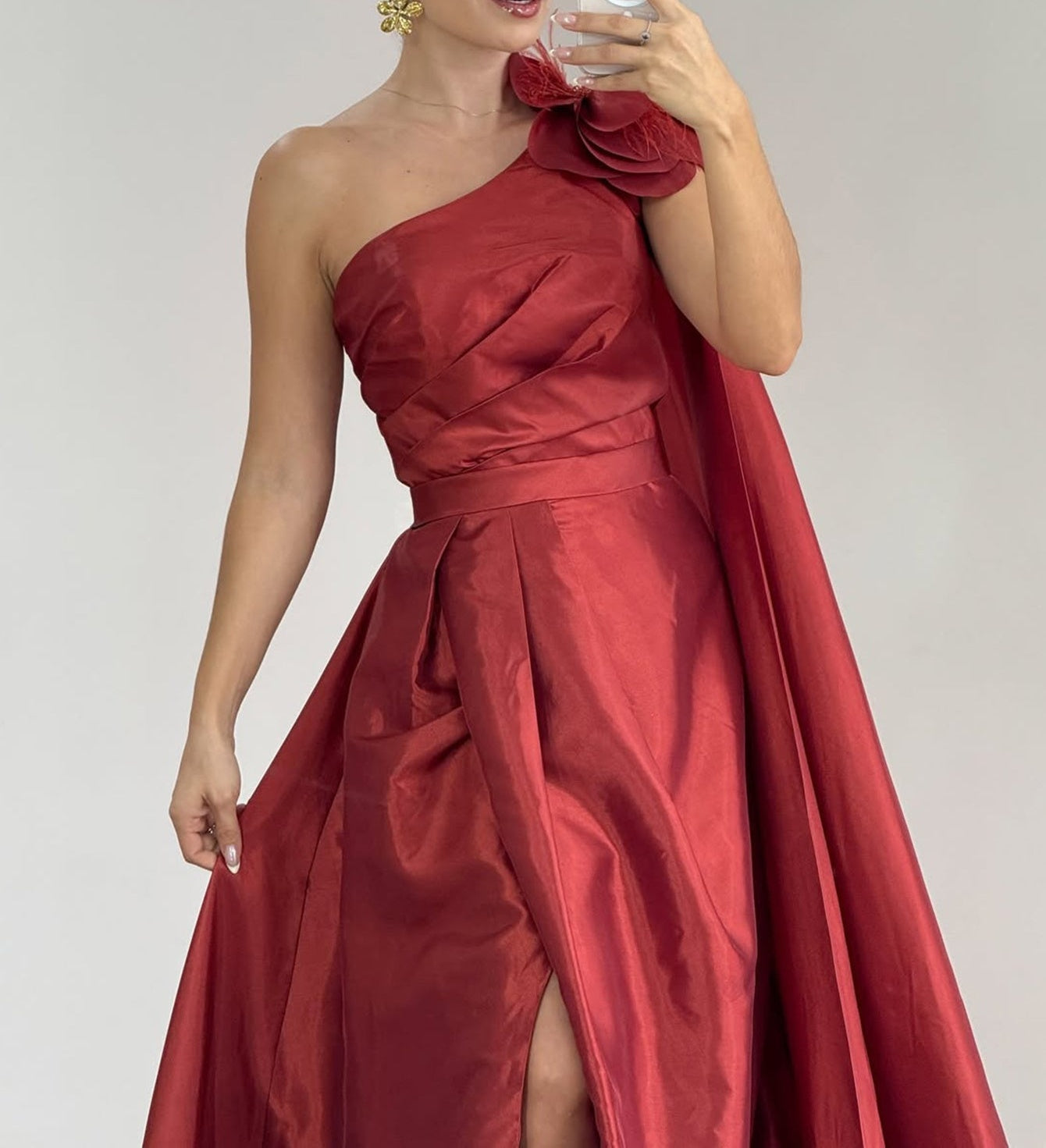 One Shoulder Ruched 3D Flower Bodice Ball Gown Prom Dress With Drop Train - Red