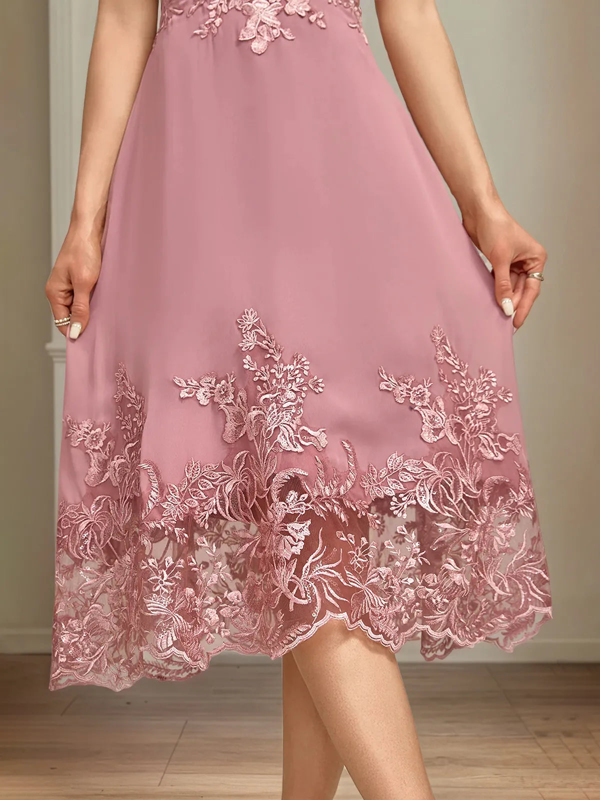 A Line Scoop Neck Chiffon Mother of the Bride Dress with Appliques