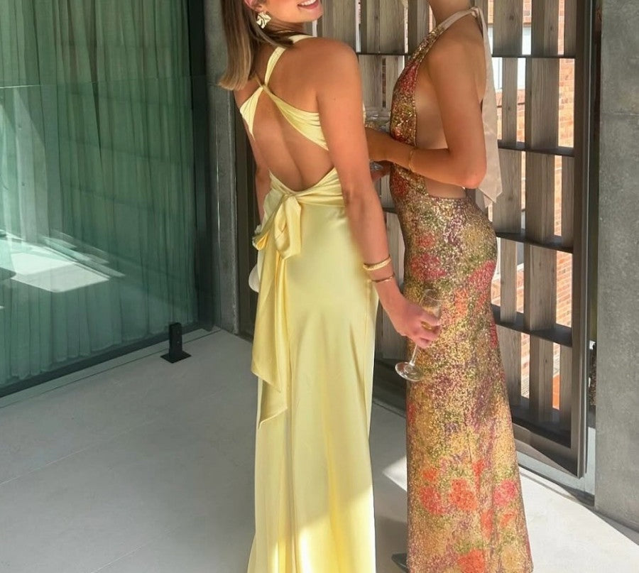 Mermaid/Trumpet Halter V Neck Floor-Length Prom Dresses with Satin