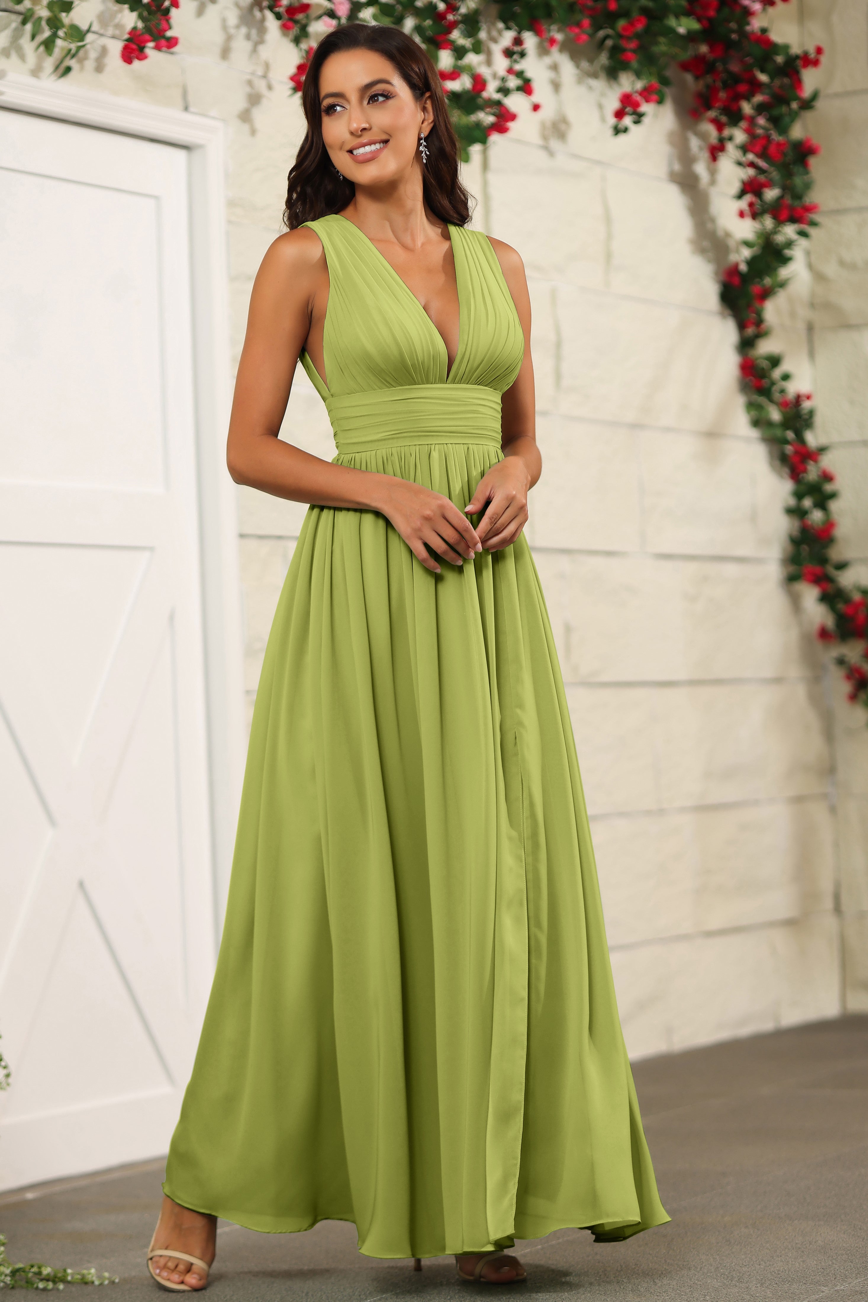 Sleeveless Clover V-Neck Long Bridesmaid Dresses Sleeveless Clover V-Neck Long Bridesmaid Dresses