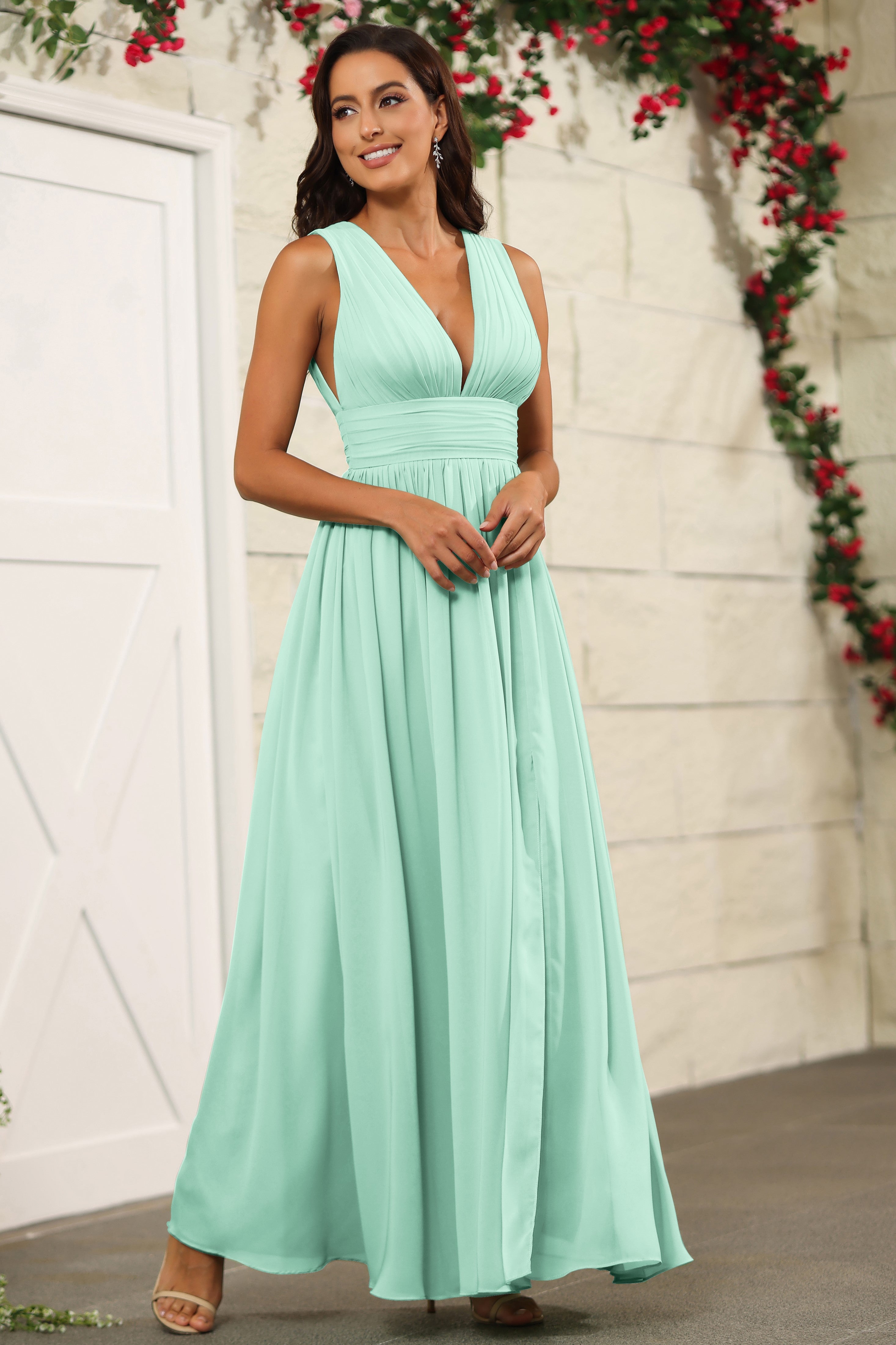 Chiffon Mint Green Sleeveless V-Neck Long Bridesmaid Dresses Chiffon Mint Green Sleeveless V-Neck Long Bridesmaid Dresses