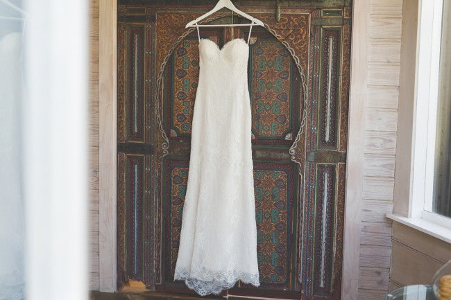 Chic Strapless Sweetheart Lace Wedding Dresses with Appliques