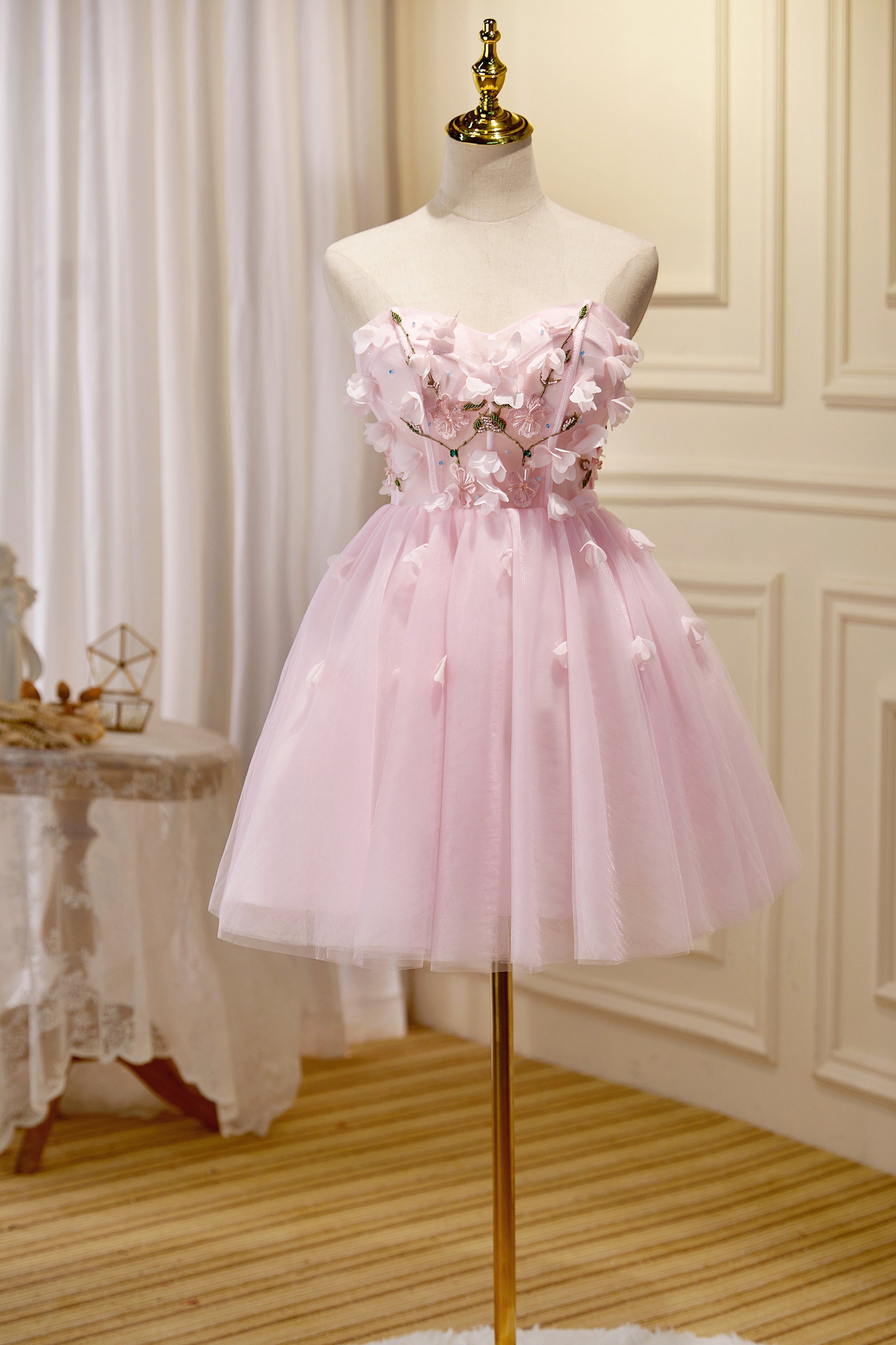 Cute Pink Strapless Sweetheart Appliques Tulle Short Homecoming Dresse Cute Pink Strapless Sweetheart Appliques Tulle Short Homecoming Dresse