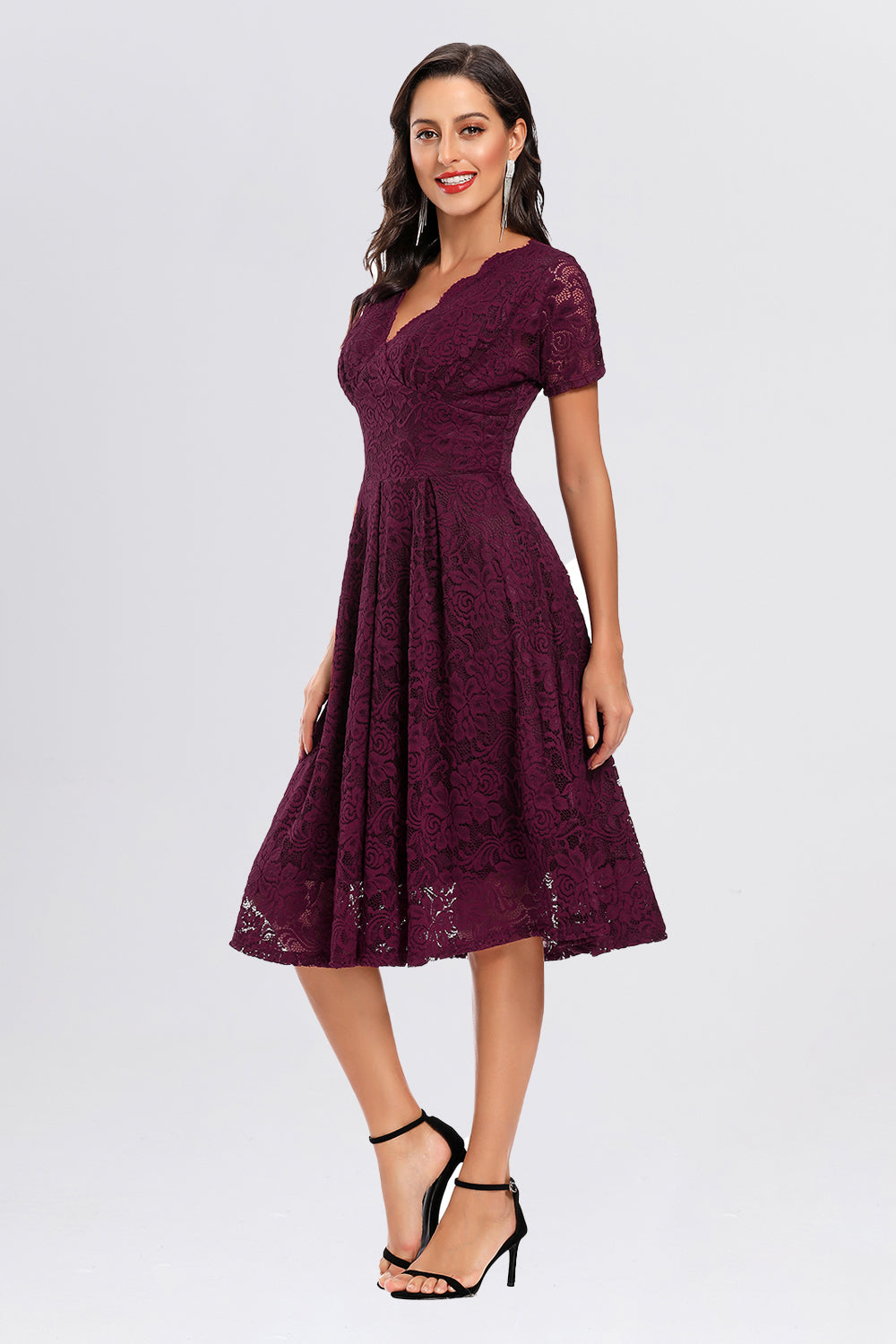 Knee-Length V-neck Lace Vintage Dresses
