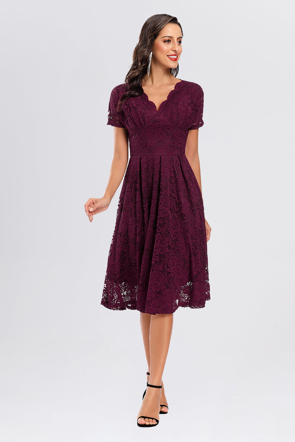 Knee-Length V-neck Lace Vintage Dresses