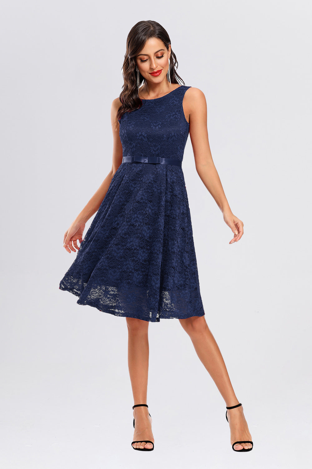 Sleeveless Bateau Lace Vintage Dresses