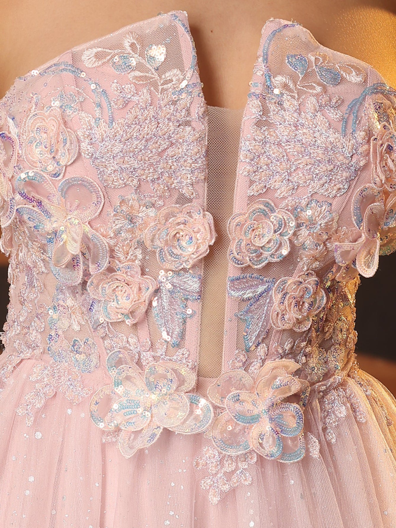 3D Rose Embroidery Sparkly Lace Plunging Ball Gown Prom Dress - Light Pink