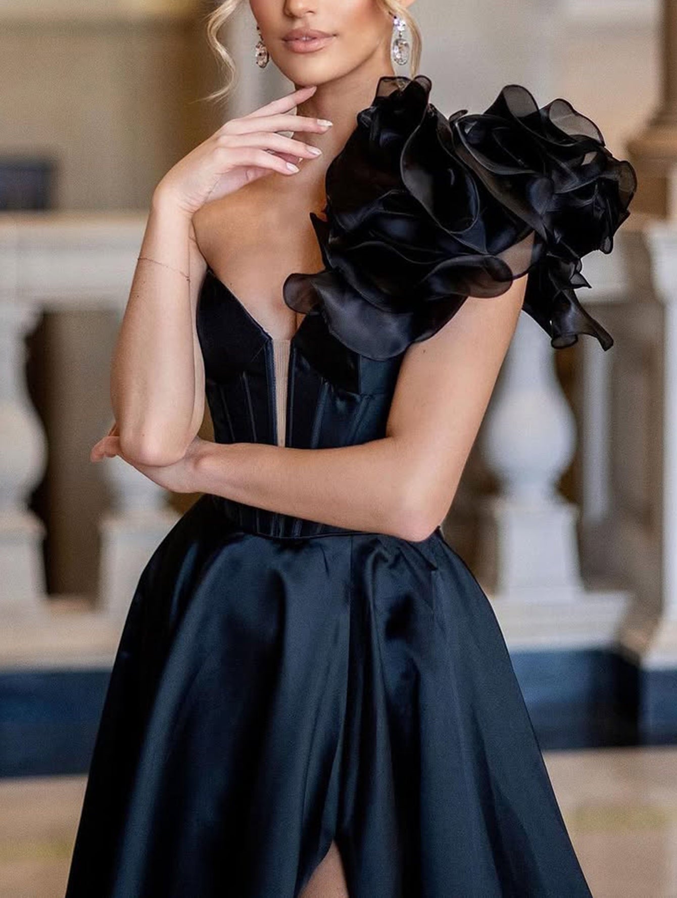 3D Rose Boned Satin Prom Dress With Slit - Black