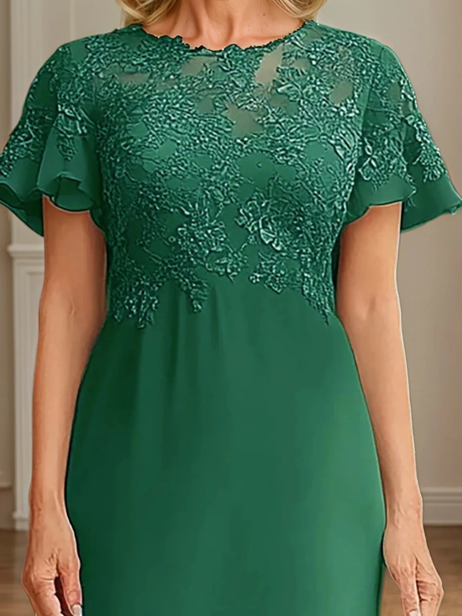 A Line Scoop Neck Short Sleeve Chiffon Mother of the Bride Dress With Appliques
