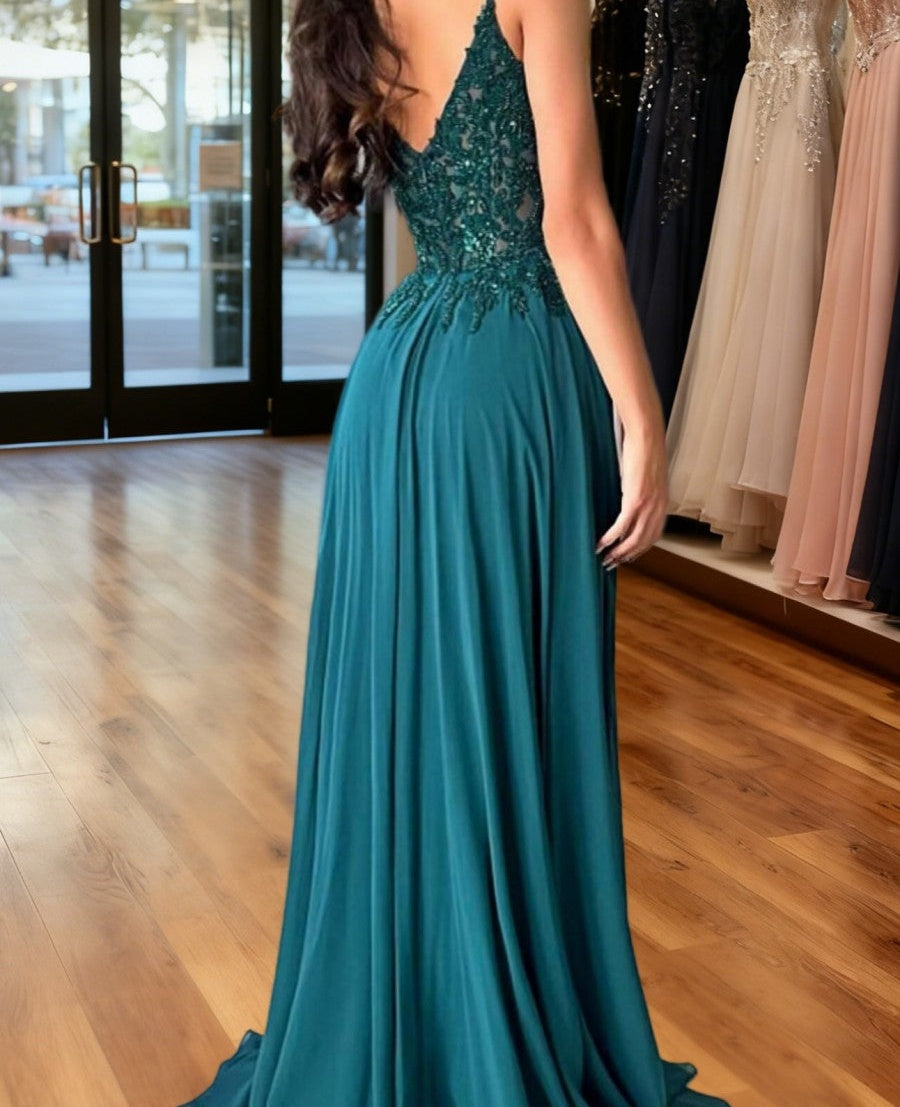 A-Line/Princess Lace Applique V-Neck Spaghetti Strap Floor-Length Prom Dresses with Slit