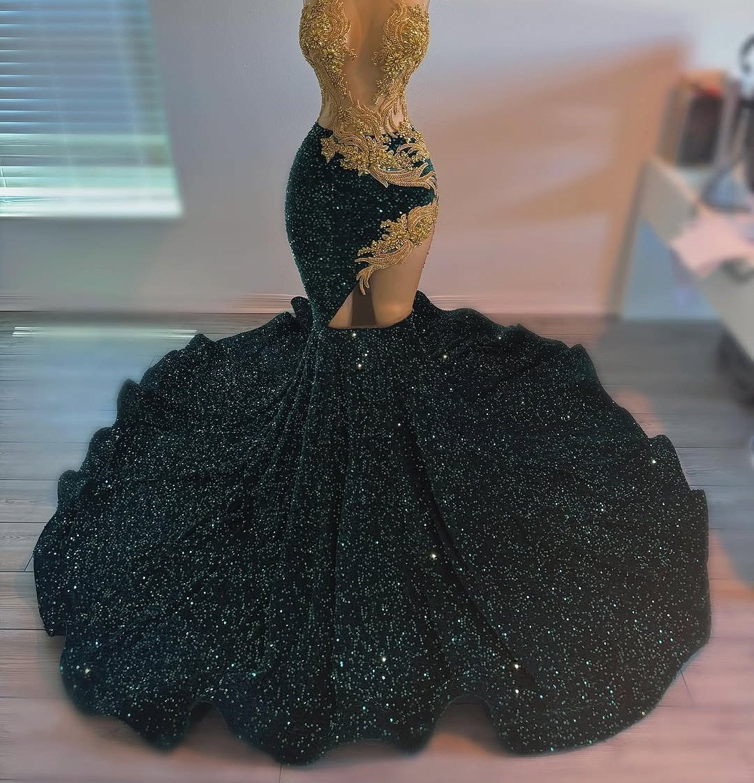 Elegant Sleeveless Dark Green Mermaid Court Train Sequin Prom Dresses