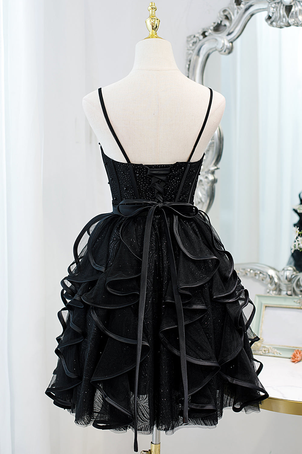 Black Sequins Spaghetti Straps Tulle Short Homecoming Dresses