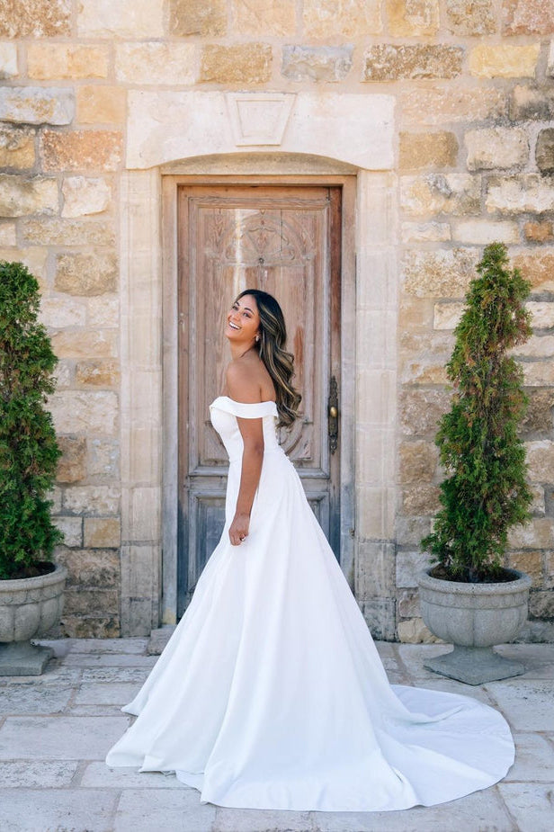 Elegant Ball Gown Off the Shoulder White Satin Long Wedding Dresses