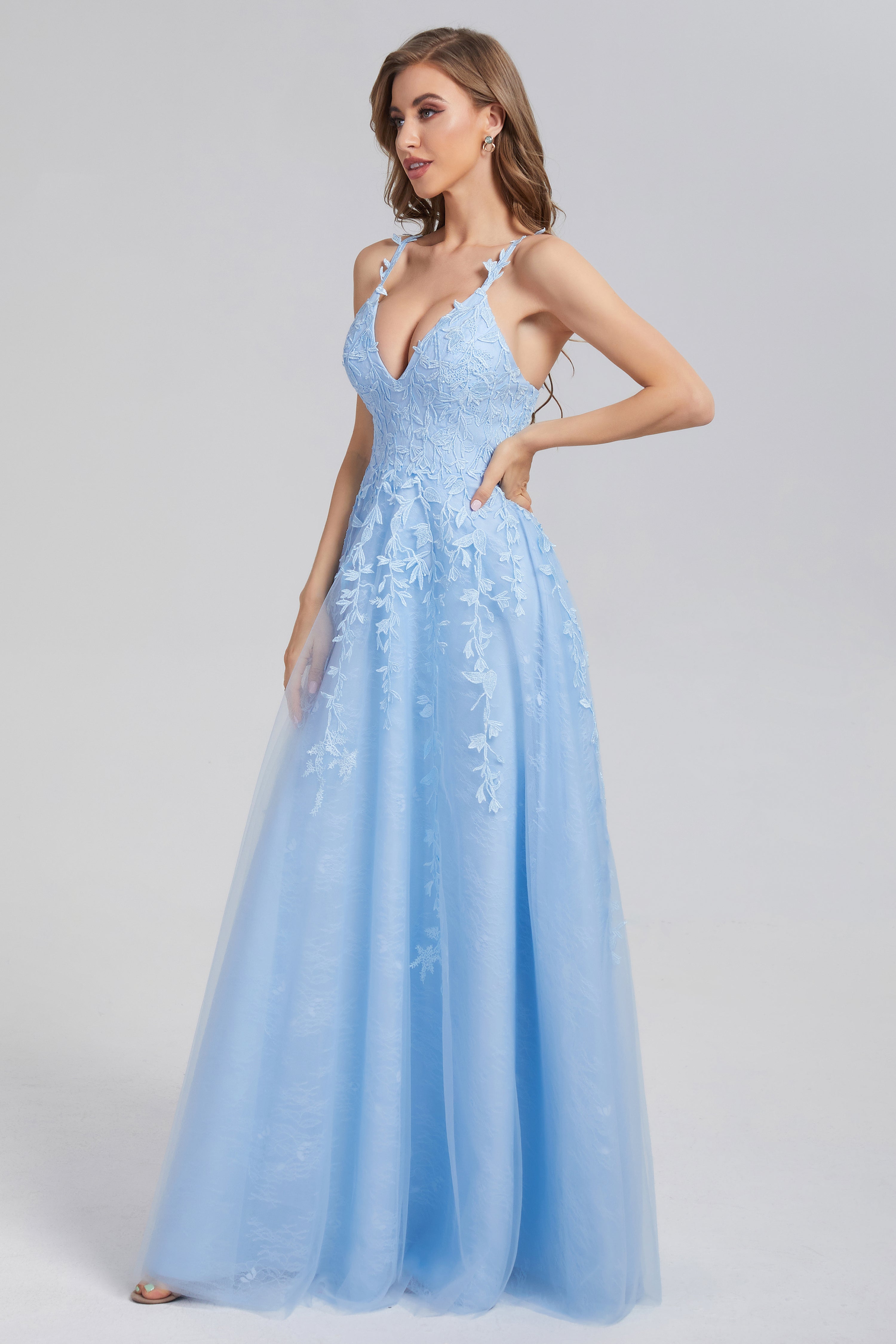 Backless V-neck Appliques Prom Dresses