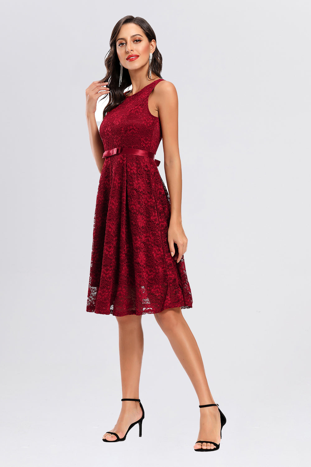 Sleeveless Bateau Lace Vintage Dresses