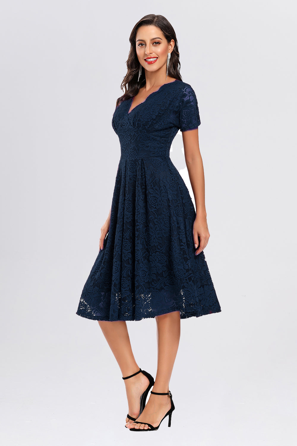 Knee-Length V-neck Lace Vintage Dresses