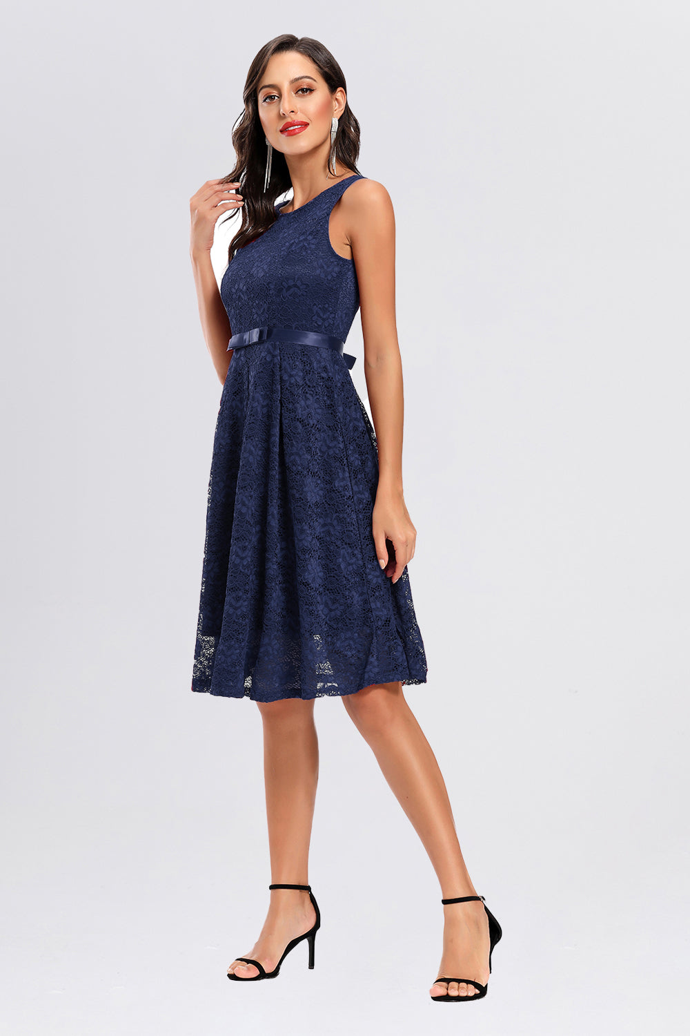 Sleeveless Bateau Lace Vintage Dresses