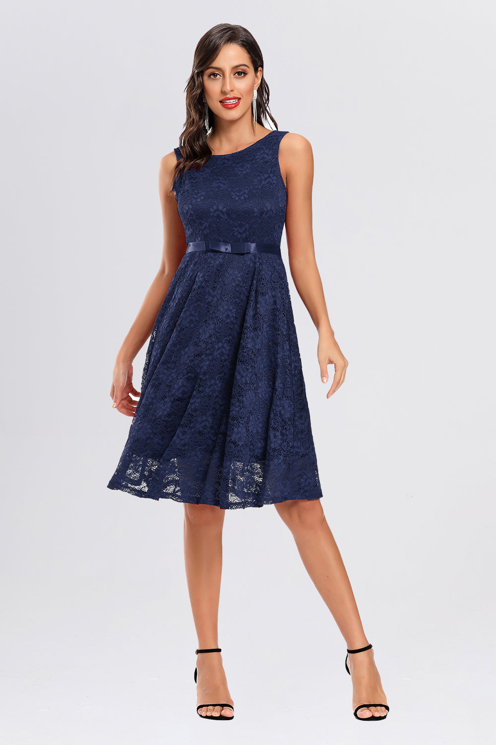 Sleeveless Bateau Lace Vintage Dresses